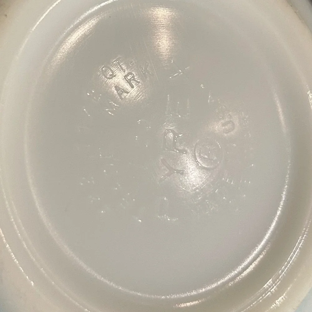 Vintage Pyrex Butterprint Amish Mixing Bowls 2pc Matching Set Cinderella 441 443